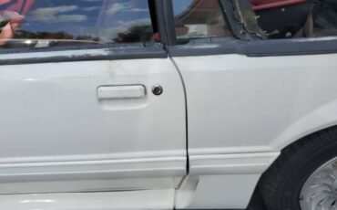 Ford-Mustang-1988-White-4