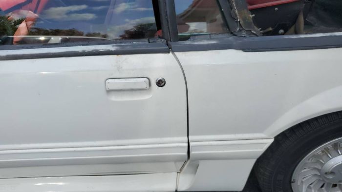 Ford-Mustang-1988-White-4