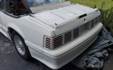 Ford-Mustang-1988-White-5