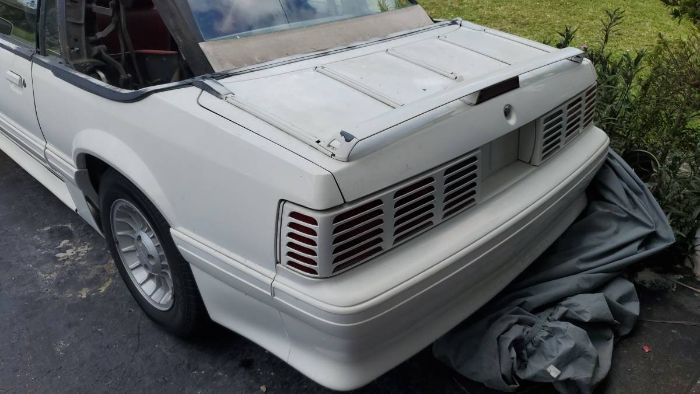 Ford-Mustang-1988-White-5