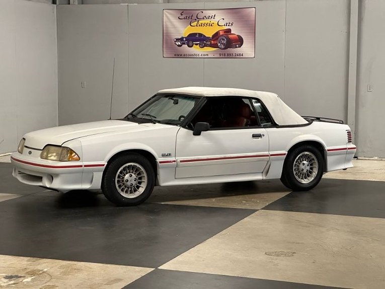 Ford-Mustang-1988-White-Red-2