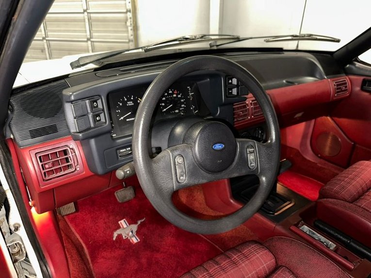 Ford-Mustang-1988-White-Red-23