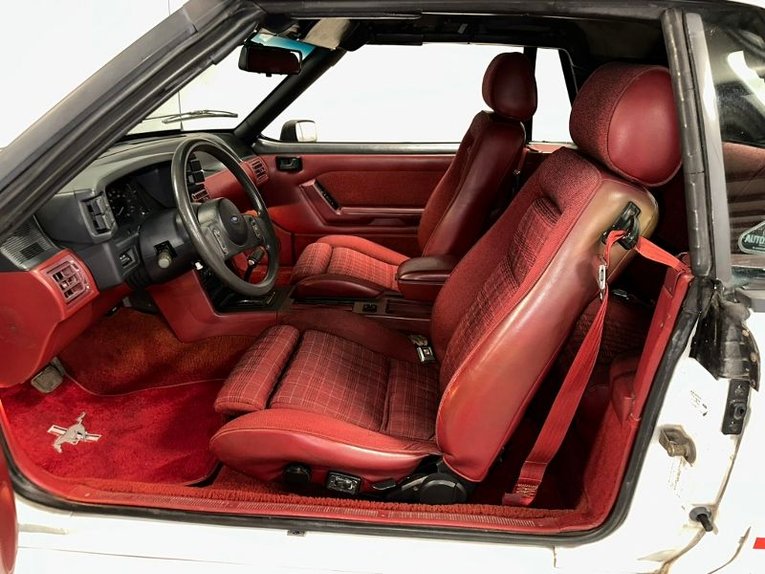 Ford-Mustang-1988-White-Red-27