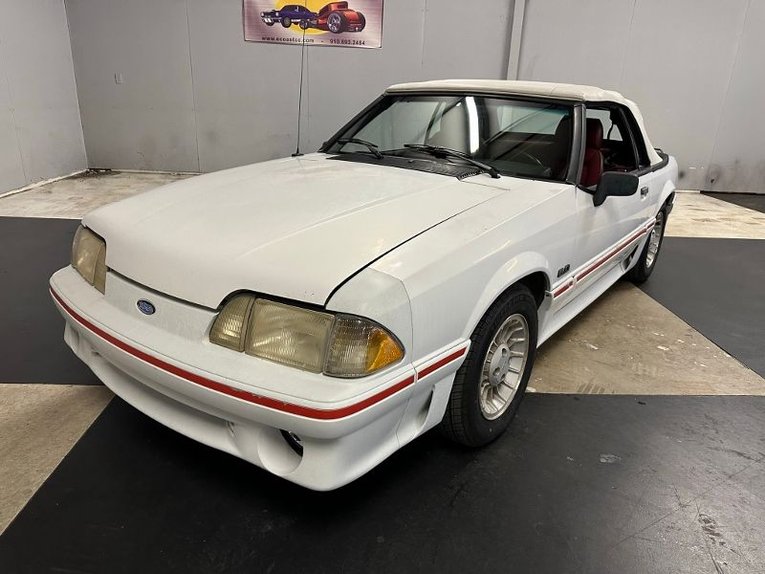 Ford-Mustang-1988-White-Red-3