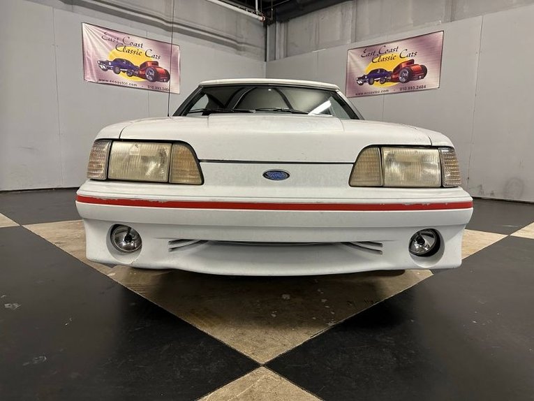 Ford-Mustang-1988-White-Red-33