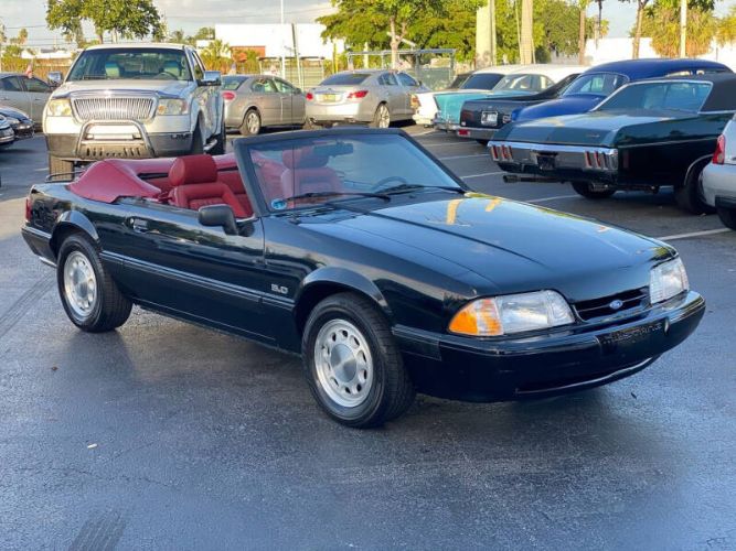 Ford-Mustang-1989-Black-Red-11