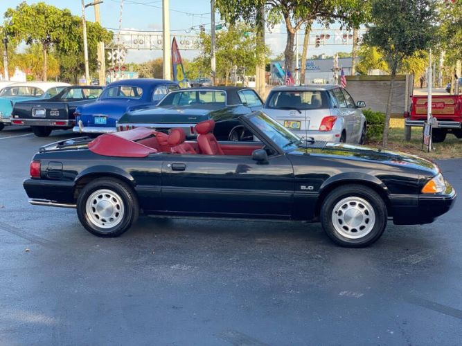 Ford-Mustang-1989-Black-Red-12