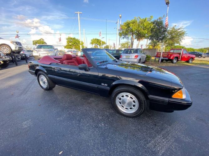 Ford-Mustang-1989-Black-Red-13