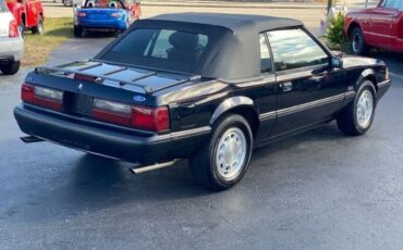 Ford-Mustang-1989-Black-Red-13