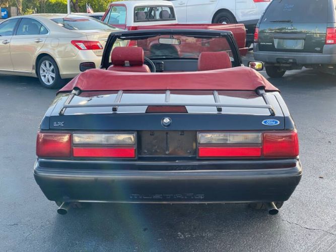 Ford-Mustang-1989-Black-Red-14