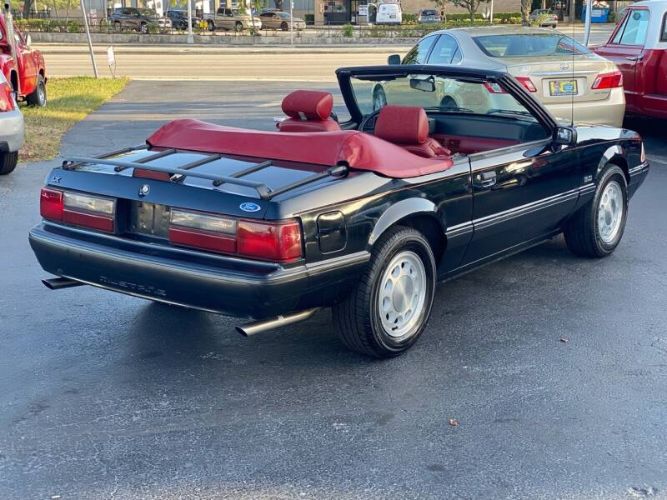 Ford-Mustang-1989-Black-Red-14