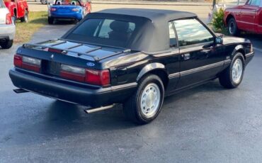 Ford-Mustang-1989-Black-Red-17