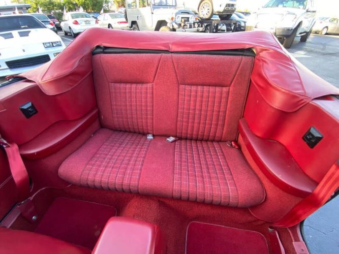 Ford-Mustang-1989-Black-Red-3
