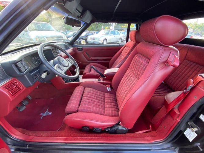 Ford-Mustang-1989-Black-Red-7