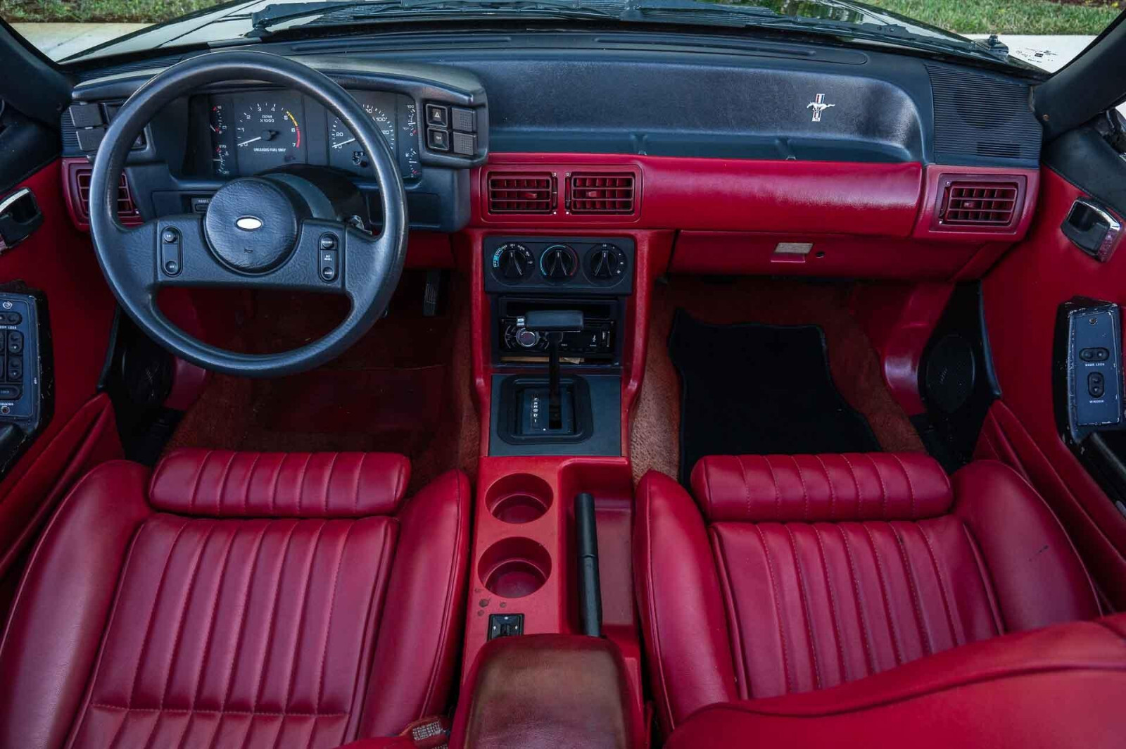 Ford-Mustang-1989-Convertible-10