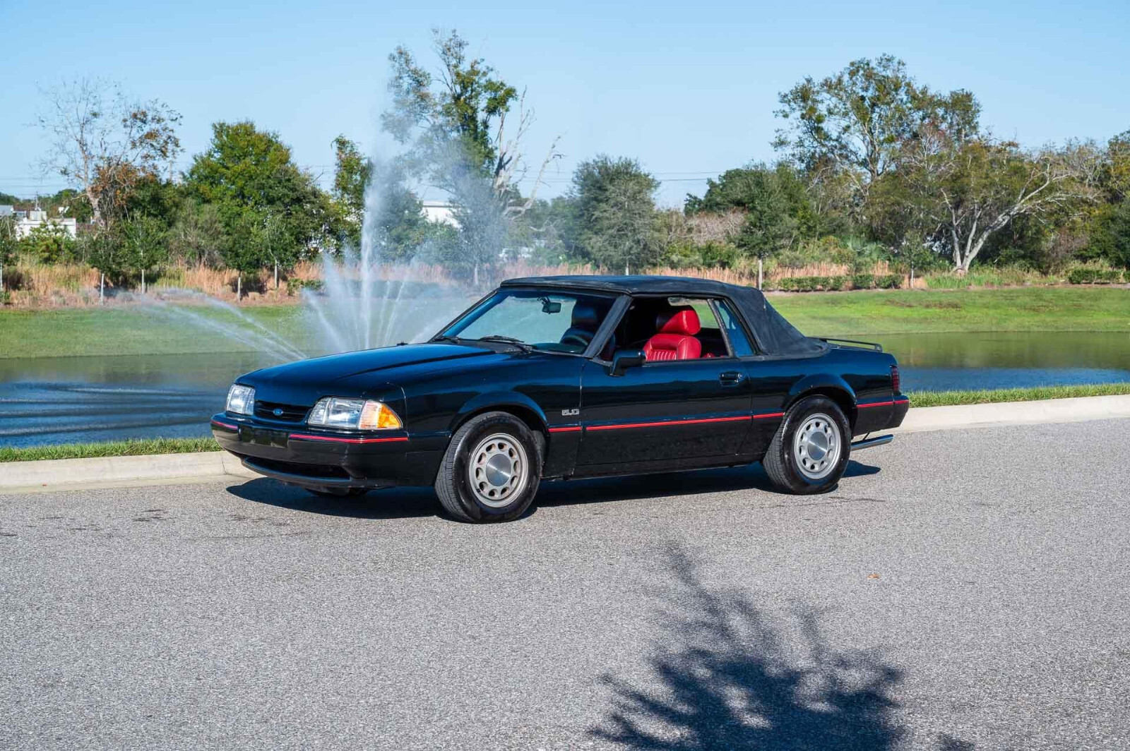 Ford-Mustang-1989-Convertible-12