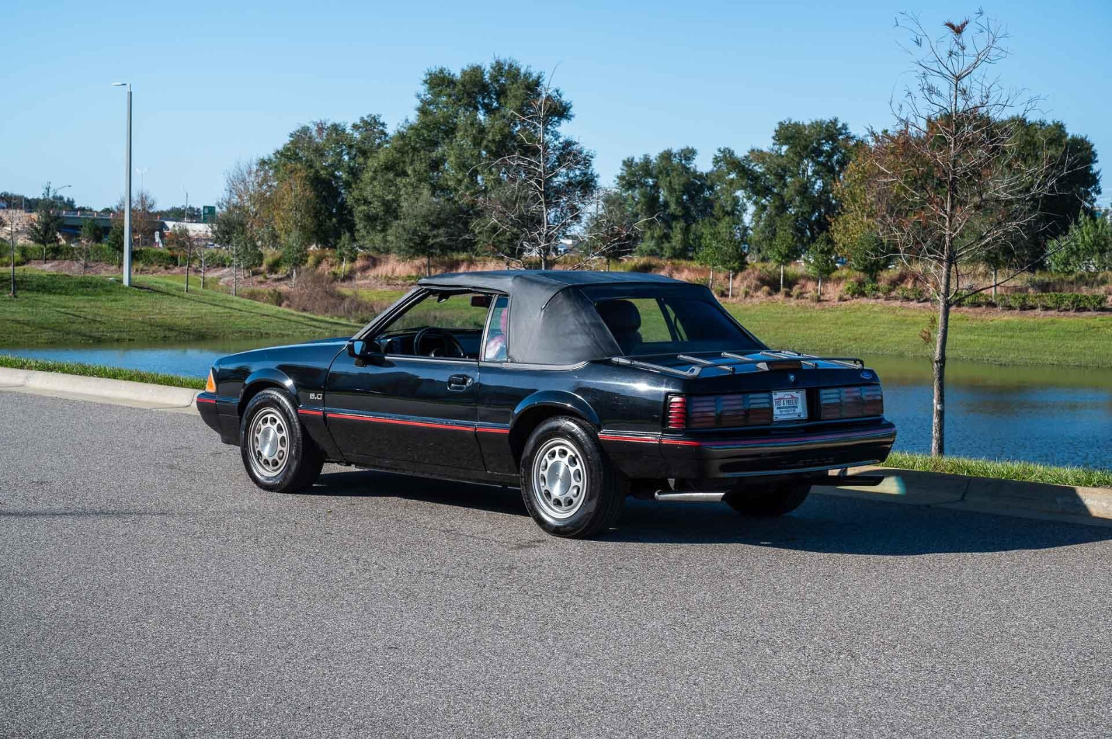 Ford-Mustang-1989-Convertible-13