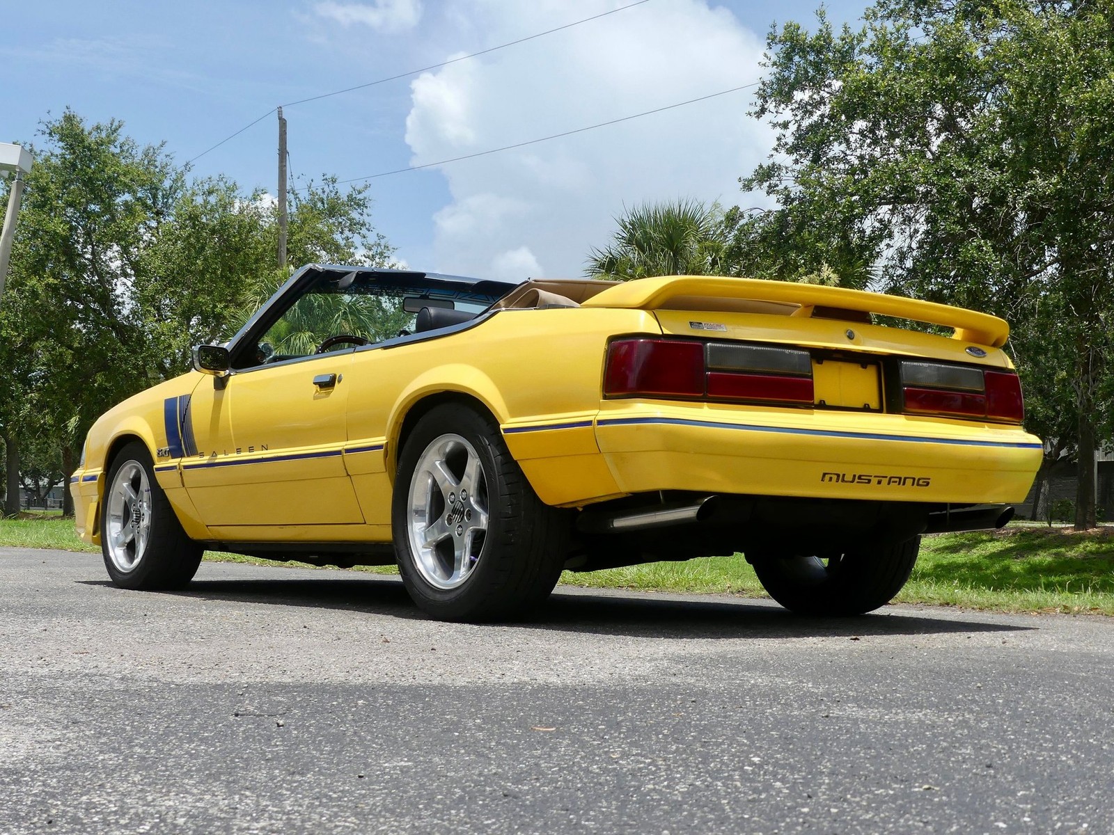 Ford-Mustang-1989-Convertible-13