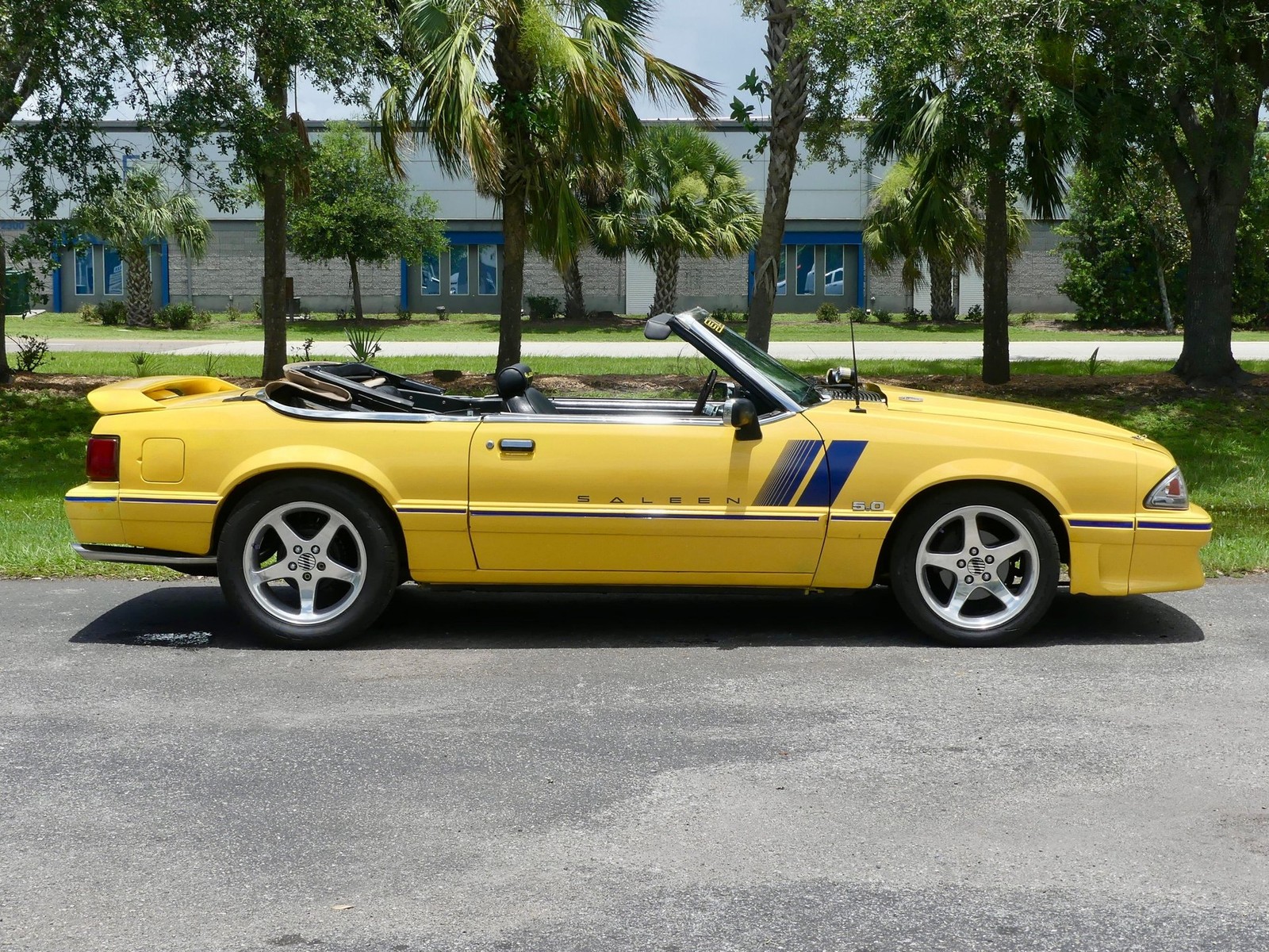Ford-Mustang-1989-Convertible-2