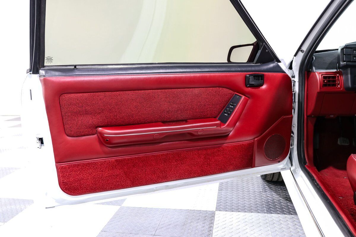 Ford-Mustang-1989-Hatchback-12