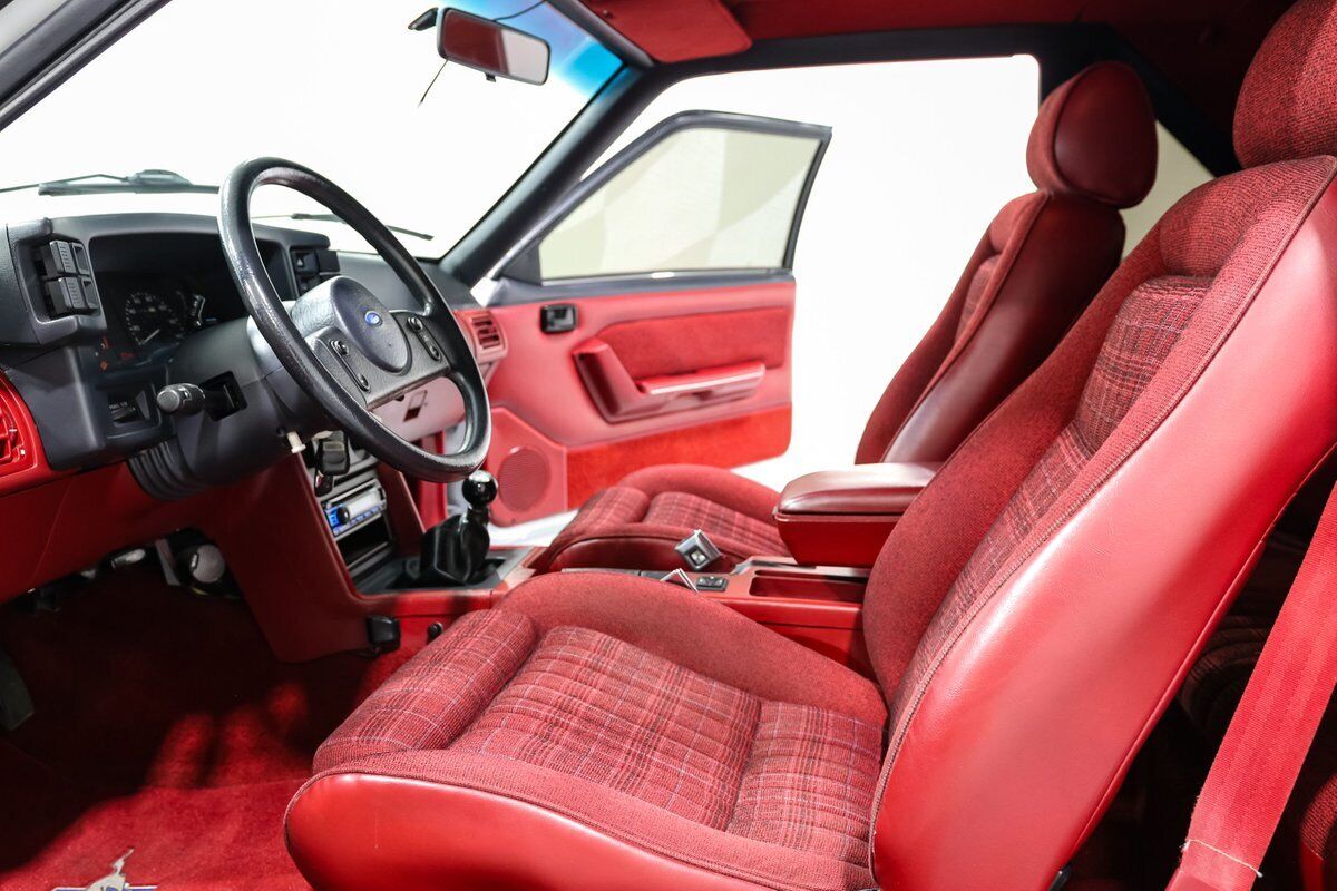 Ford-Mustang-1989-Hatchback-13