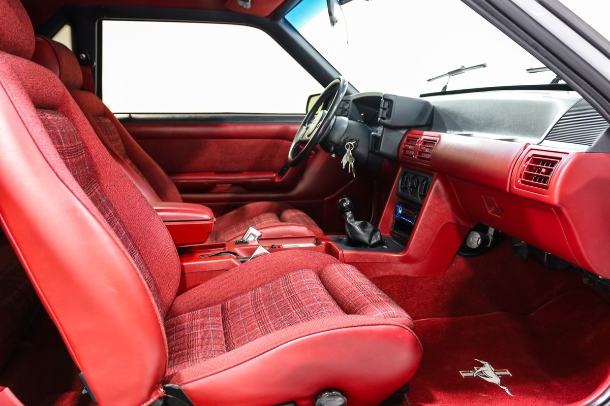 Ford-Mustang-1989-Hatchback-16