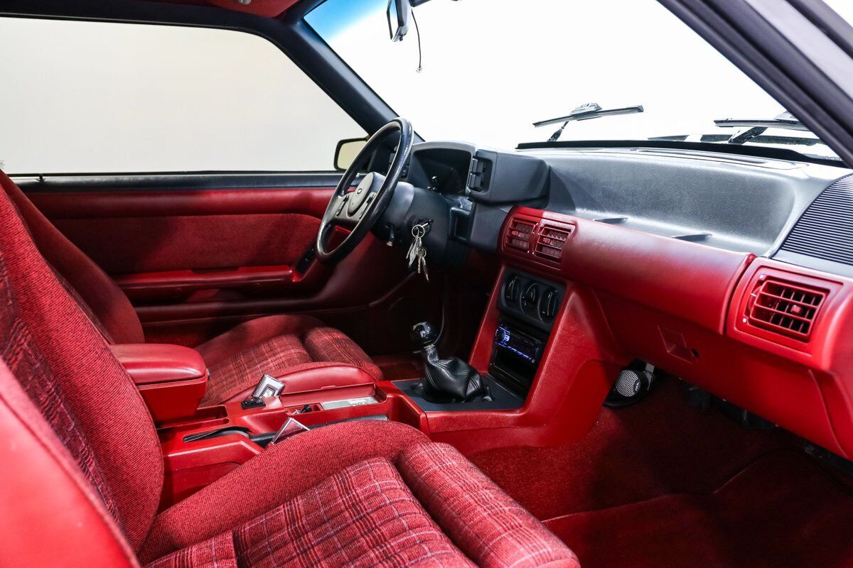 Ford-Mustang-1989-Hatchback-17