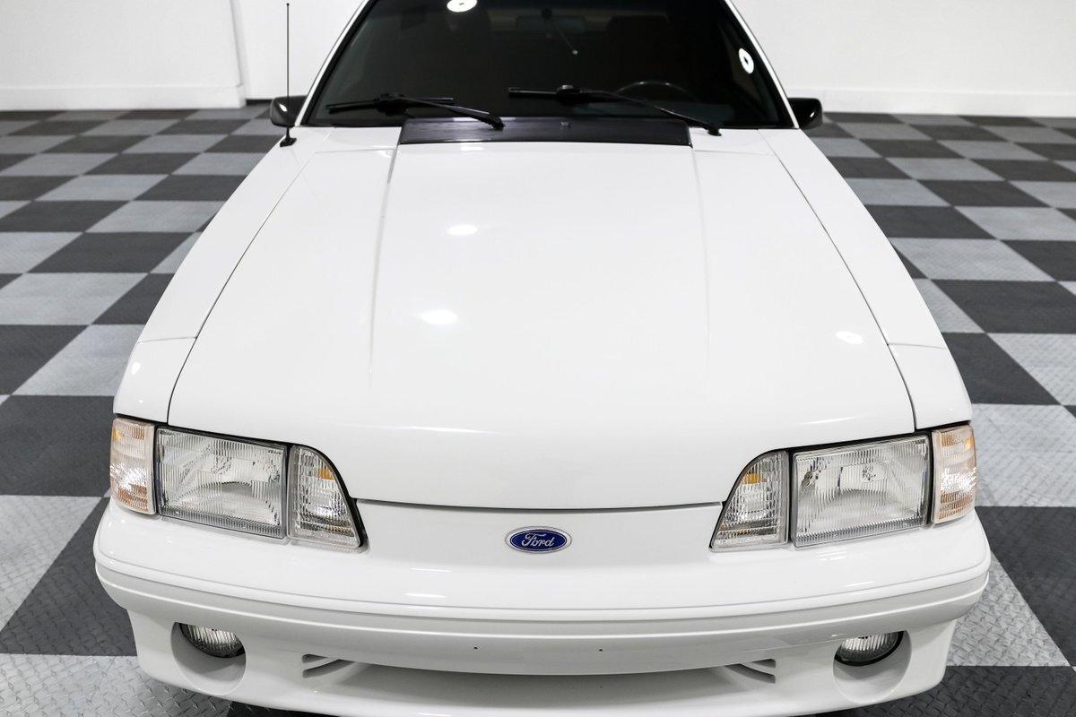 Ford-Mustang-1989-Hatchback-2