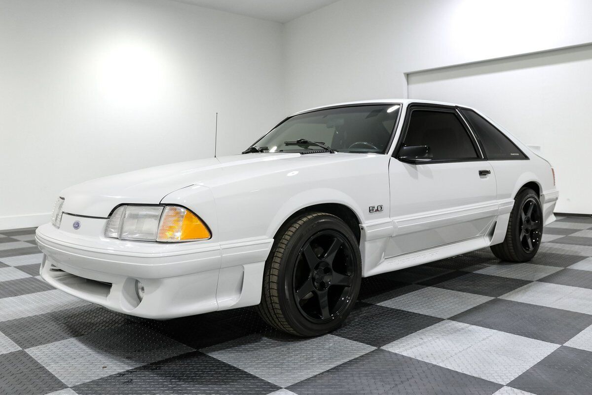 Ford-Mustang-1989-Hatchback-3