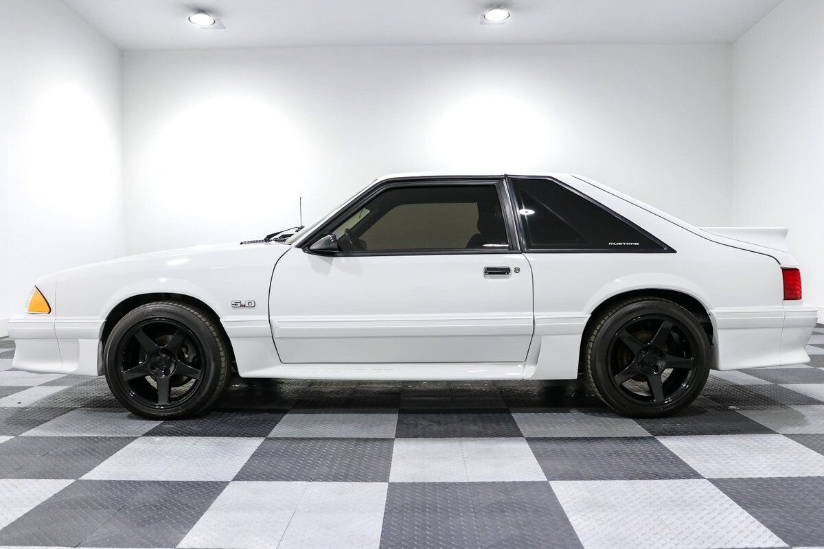 Ford-Mustang-1989-Hatchback-4