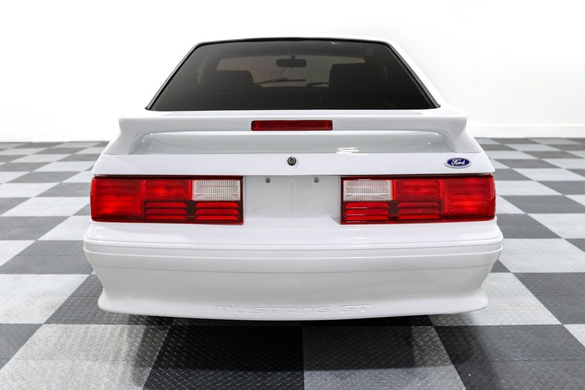 Ford-Mustang-1989-Hatchback-6