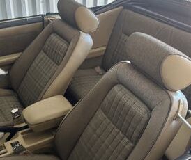Ford-Mustang-1989-White-Beige-4