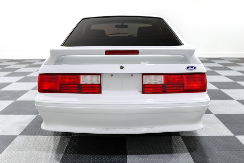 Ford-Mustang-1989-White-Red-1