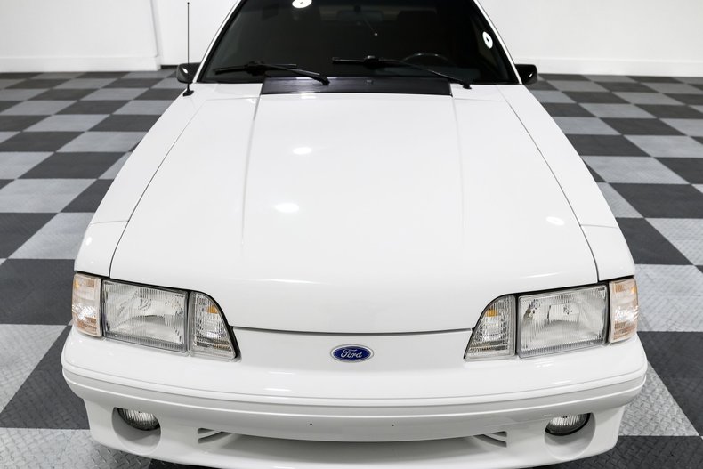 Ford-Mustang-1989-White-Red