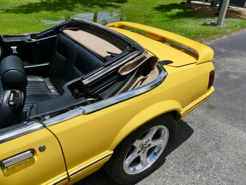 Ford-Mustang-1989-Yellow-Black-10