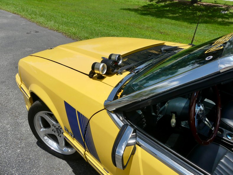 Ford-Mustang-1989-Yellow-Black-11