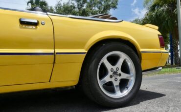 Ford-Mustang-1989-Yellow-Black-49