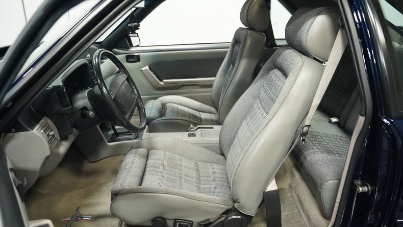 Ford-Mustang-1990-Dark-Blue-Metallic-Graphite-Gray-39