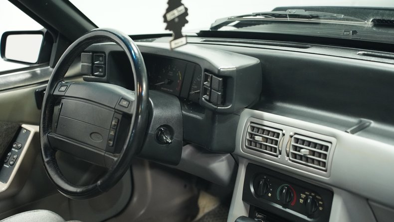 Ford-Mustang-1990-Dark-Blue-Metallic-Graphite-Gray-4