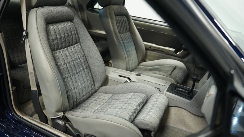 Ford-Mustang-1990-Dark-Blue-Metallic-Graphite-Gray-46