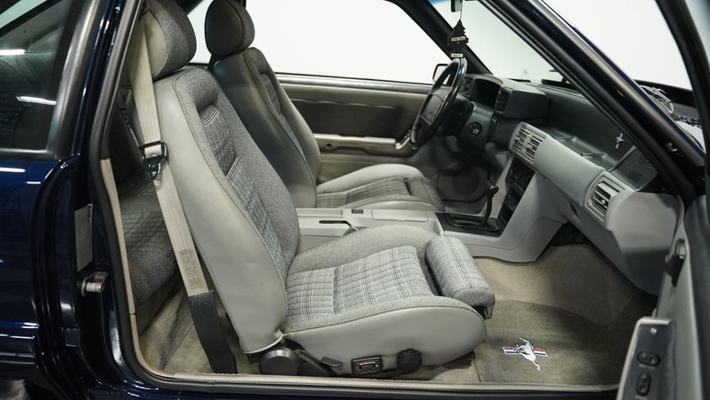 Ford-Mustang-1990-Dark-Blue-Metallic-Graphite-Gray-47