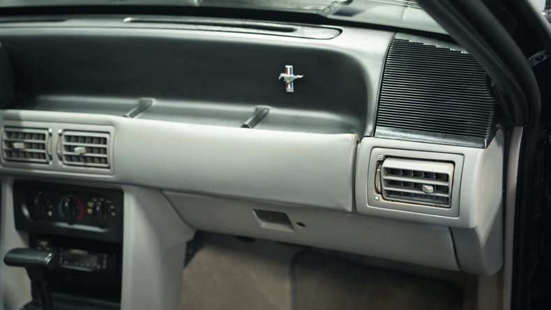 Ford-Mustang-1990-Dark-Blue-Metallic-Graphite-Gray-48