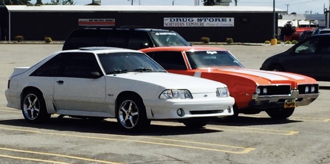 Ford-Mustang-1990-Hatchback-2