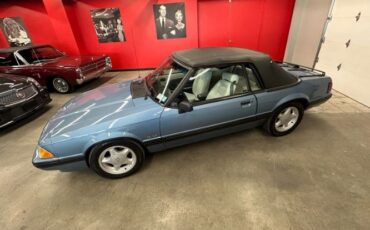 Ford-Mustang-1990-Light-Crystal-Blue-White-Leather-12