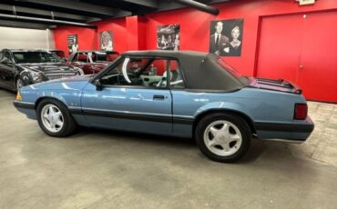 Ford-Mustang-1990-Light-Crystal-Blue-White-Leather-13