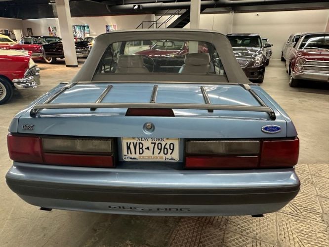 Ford-Mustang-1990-Light-Crystal-Blue-White-Leather-14