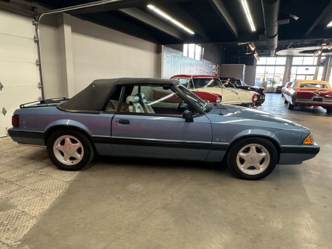 Ford-Mustang-1990-Light-Crystal-Blue-White-Leather-17