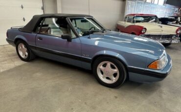 Ford-Mustang-1990-Light-Crystal-Blue-White-Leather-18