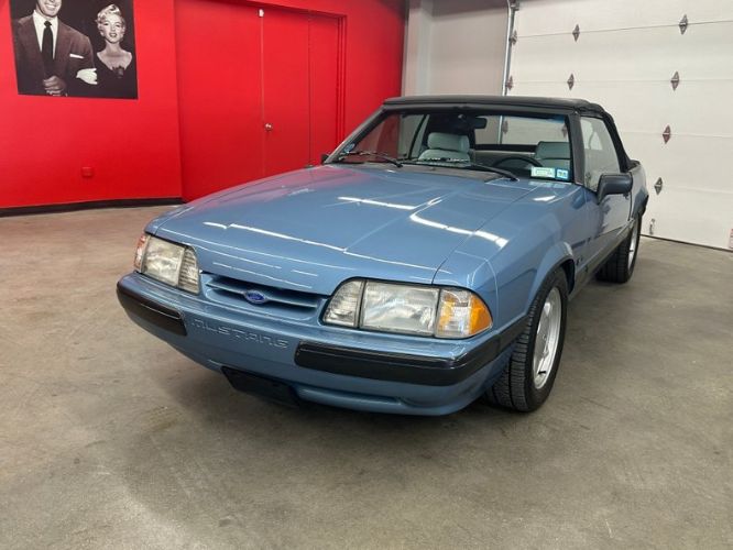 Ford-Mustang-1990-Light-Crystal-Blue-White-Leather-19