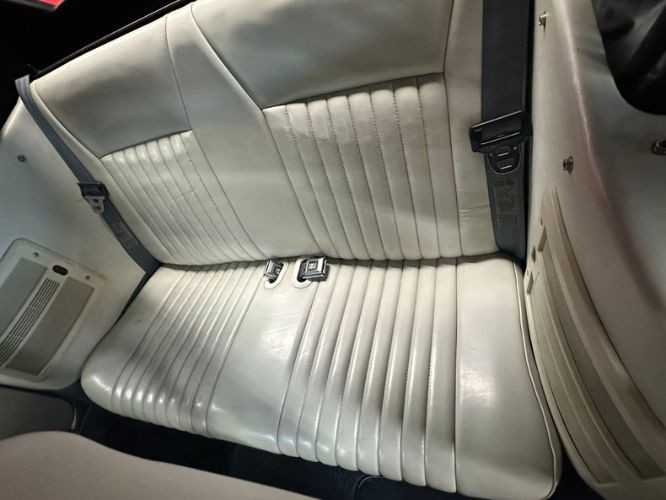 Ford-Mustang-1990-Light-Crystal-Blue-White-Leather-24